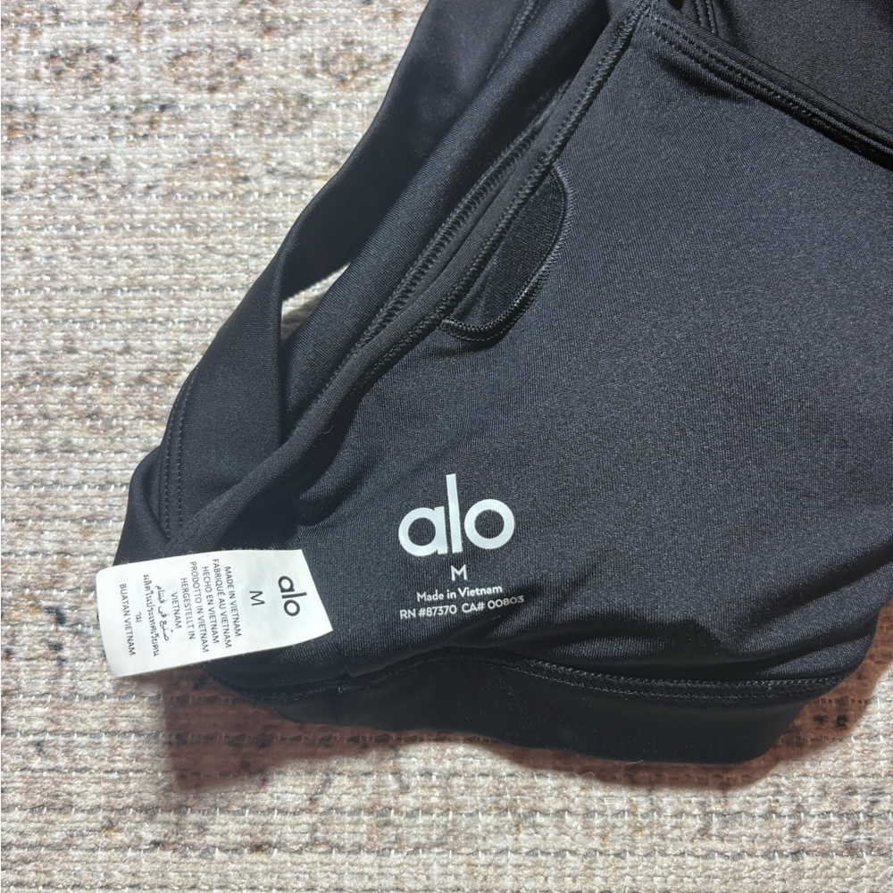 ALO Yoga Black Sports Bra - Picture 4 of 4